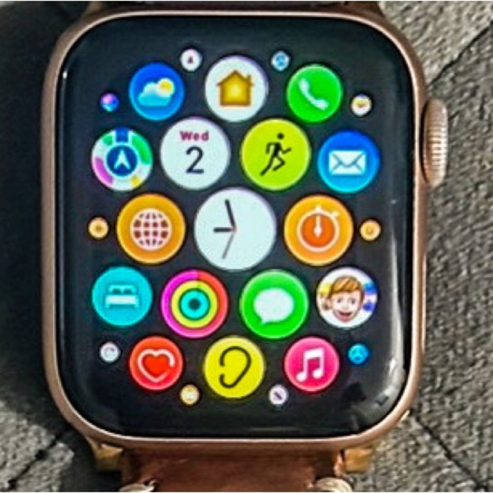 Apple Watch Series 5 Gold Aluminum Version 9.3.1